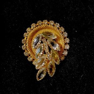 VTG MCM JULIANA ? Brooch
